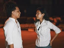 Sejak saat itu indah yang selalu meminta ditemani ibunya kini tidak pernah mau atau menolak tawaran untuk diantar oleh ibundaya. Sumpah Serapah Ibunda Indah Permatasari Yang Anaknya Dinikahi Arie Kriting