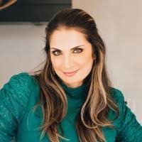 Lisa Marinaro's Instagram, Twitter & Facebook