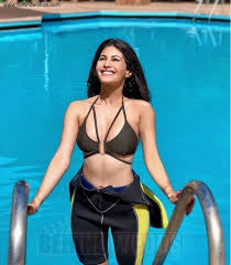 Amyra dastur is a popular indian actress who mostly appears in movies and television web series. Amyra Dastur Aka Amyra Photos Stills Images