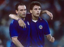 Schillaci to prawdopodobnie najmniej znany najlepszy zawodnik po transferze do mediolanu toto zaczęły trapić kontuzje. Salvatore Toto Schillaci And Roberto Baggio Roberto Baggio Soccer Sport Football