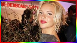 Evelyn burdecki ist lustiger als jedes drehbuch. Evelyn Burdecki Knackpo Alarm Hier Geht Die Dschungelblondine Oben Ohne Baden Youtube