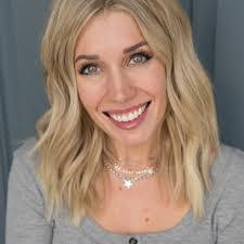 Shanna Crump's Instagram, Twitter & Facebook