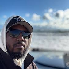 Should I buy a Raptor or a Wildtrak for daily driving?