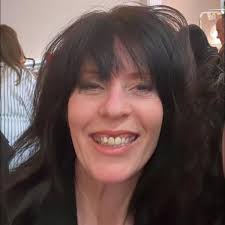 Are there any groups for women in Llanelli? Like that go