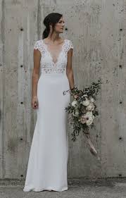 Anais Anette Annalise Used Wedding Dress Save 23 In 2020 Lace Top Wedding Dress Timeless Wedding Dress Lace Wedding Dress With Sleeves