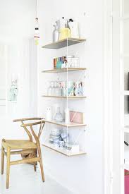 Casa En Color Blanco Con Detalles En Tonos Pastel En Dinamarca Decoraciones De Casa Decoracion De Interiores Decoracion De Unas