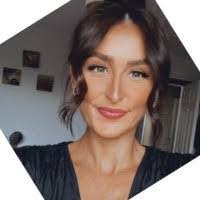 Cliona Barrett's Instagram, Twitter & Facebook