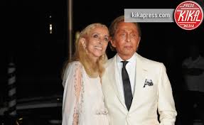Secondo quanto riferisce in merito alberto dandolo, nella sua rubrica, il cantante sarebbe assai affascinato. Venezia 73 Parata Di Star Al Party Di Franca Sozzani Foto Kikapress Com