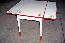 Merax wooden dining table set retro style kitchen table set 5 piece table set for 4, table and 4 chairs home kitchen furniture dinette set. Vintage White Red Enamel Flower Top Table Porcelain Pull Out Leaves Ebay Top Table Flowers Vintage Table Table