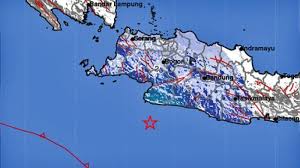 Episenter terletak pada koordinat 9,26 ls dan 112,24 bt, atau tepatnya di laut pada jarak 125 km arah selatan kanigoro, blitar, jatim pada kedalaman 92 km, ujar kepala bidang. Gempa Bumi Pukul 09 06 Wib Selasa 8 September 2020 Terjadi Di Dekat Sukabumi Tribun Manado