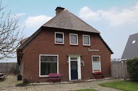 De panne is a town and a municipality located on the north sea coast of the belgian province of west flanders. Onder De Pannen De Kroon Zorg