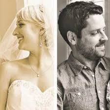 Man's recreation of wedding-day photos with daughter captures hearts