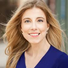 Jennifer Pollitt's Instagram, Twitter & Facebook