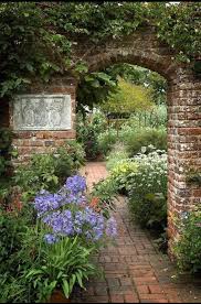 39 Affordable Spring Garden Landscaping Ideas You Ll Love Decorhit Com Cottage Garden Castle Garden Beautiful Gardens
