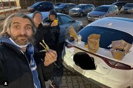 Tym razem przez ogień pytań przeszedł maciej dowbor. Maciej Dowbor Okradziony Stracil Drogi Samochod Jest Nagroda Super Express Wiadomosci Polityka Sport