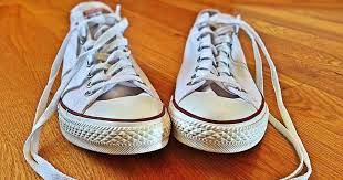Tips Para Dejar Tus Zapatillas Blancas Impolutas Zapatillas Blancas Tenis Blancos Zapatillas