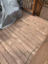 Shows a method of removing thompson's water seal overspray from vinyl siding. Thompson S Waterseal Water Sealer Thcp40011 02 Rona