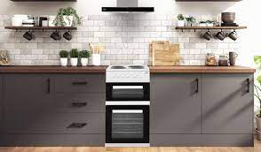 Didn't arrive, the elusive chris said it was a delivery problem. Beko Kd533aw Double Oven Electric Cooker Latest News And Reviews Hughes Blog