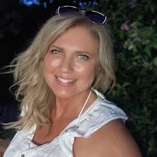 Michelle Rymer's Instagram, Twitter & Facebook