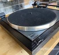 Linn Axis Turntable with Audio-Technica Cartridge - Serviced