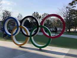 歐洲聯盟領袖18日表示，他們已向國際奧林匹克委員會(ioc)提出要求，希望能讓目前的歐盟輪值主席國─斯洛維尼亞的運動員，在東京奧運開幕式拿著歐盟的旗幟和他們的本國國旗進場。 歐盟執行委員會副主席席納斯(margaritis schinas)、和斯洛維尼亞總理詹沙(janez jansa)在寫給ioc主席巴赫(thomas bach)的信中. P9eciylckhe9dm