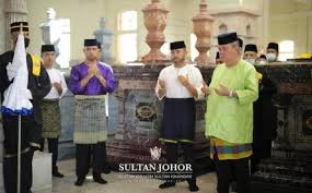 The museum displays the traditional costumes, unique artefacts. Tmj Ziarah Makam Diraja