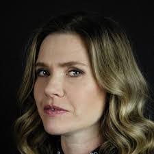 Roslyn Kraus's Instagram, Twitter & Facebook