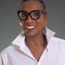 Gina Weir's Instagram, Twitter & Facebook