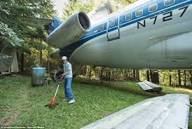 Flying in an airplane is nothing like being on the ground — all it takes is a peek out the window for your senses to be certain of that. Oregon Man Wants To Make Second Home In Japan With Boeing 747 Daily Mail Online