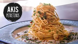 It takes no time at all to whip up this dish and it can easily be made with just staples in your fridge and pantry. Spaghetti Aglio E Olio Akis Petretzikis Youtube