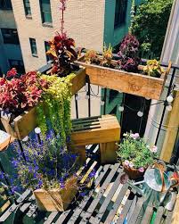 What plants do well in pots? Diy Balcony Railing Planter Decorative Planter Ideas Balcony Decoration Eco Friendly Garden Ideas