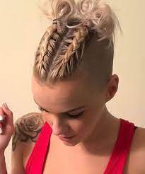 Frisuren 2020 Hochzeitsfrisuren Nageldesign 2020 Kurze Frisuren Haarschnitt Kurz Kurze Haare Flechten Haarschnitt