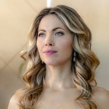 Pascale Hutton as Molly White