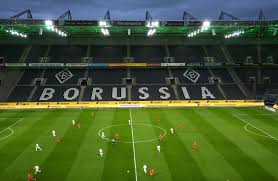 Most games are played on saturdays and sundays, with a few games played on weekdays. Bundesliga Restart Blow As Three Test Positive For Coronavirus At Cologne