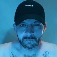 Lindale mall will close at 3 today due to weather l. I work here and happy  they are putting people's safety above money. Be safe driving out there  people.