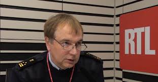 RTL am Gespréich mam Alain Klein vum CGDIS] Den 1. Januar 2020 trëtt  d'Gesetz iwwer Dampmelderpflicht zu Lëtzebuerg a Kraaft. Den Alain Klein  vum Département Prévention vum CGDIS war haut an der