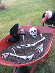 Halloween Decorations Pinterest Easy Simple Outdoor Halloween Decoration Halloween Halloween Party Kids Halloween Outdoor Decorations Halloween Diy Outdoor