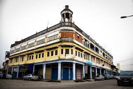 Membujur di tenggara muar, barat daya kluang, barat laut pontian dan selatan segamat. Film Location 2 Iskandar Malaysia Studio