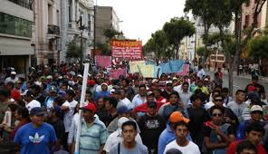 This is marcha de la cgtp by altamedia on vimeo, the home for high quality videos and the people who love them. Cgtp Realizo Movilizacion En Contra Las Reformas Laborales Rsa
