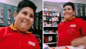 La reacción del 'niño del oxxo' cuando le piden unos condones y unas halls negras se ha vuelto una sensación en las redes sociales. Esta Fue La Broma Pesada Que Le Hicieron Al Nino De Oxxo Video Notitotal