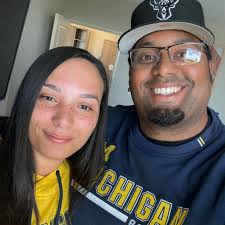 Where to find vinyl stickers with 7" tall numbers in black?