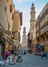 elmoez street 12 century islamic architecture in cairo egypt photography شارع المعز تم بناؤه في القرن الثاني عشر ال visit egypt places in egypt cairo egypt