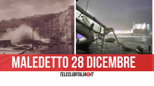 La forte mareggiata che ha interessato il lungomare caracciolo ha procurato notevoli danni ai parapetti dei marciapiedi nel tratto da piazza vittoria alla sede universitaria. Vwp Qml0wqlj1m