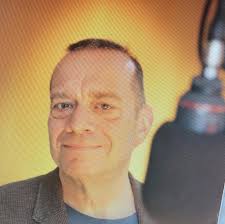 Meinem lieben Kollege David Rühl fehlt einfach manchmal eine gewisse, na  ja, sagen wir: Ernsthaftigkeit....aber hört und seht selbst...;-)