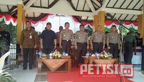 Maybe you would like to learn more about one of these? Apel Besar Bojonegoro Kampung Silat Diikuti Ribuan Pesilat Petisi Co