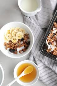 Kokos Sauerkirsch Granola Mit Kakaonibs Schones Leben Ayurvedische Rezepte Sauerkirschen Lebensmittel Essen