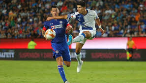 Mauro quiroga (pachuca) left footed shot from the centre of the box is too high. Cruz Azul Pierde 3 1 Contra Pachuca Por La Fecha 11 El Apertura De La Liga Mx Foto 1 De 4 Internacional Futbol Peru Com