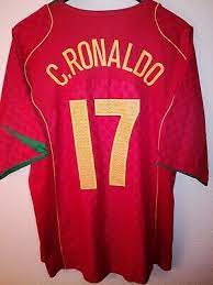 Oft haben sie schon an einem titel geschnuppert und 2004 war im finale der em in portugal erst völlig. Portugal 2004 Euro Cristiano Ronaldo 17 Camiseta Shirt Trikot Maillot Nike Ebay