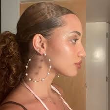 Hannah Sky's Instagram, Twitter & Facebook