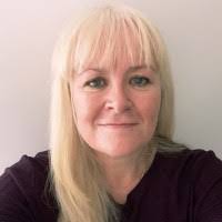 Lisa Johnstone's Instagram, Twitter & Facebook